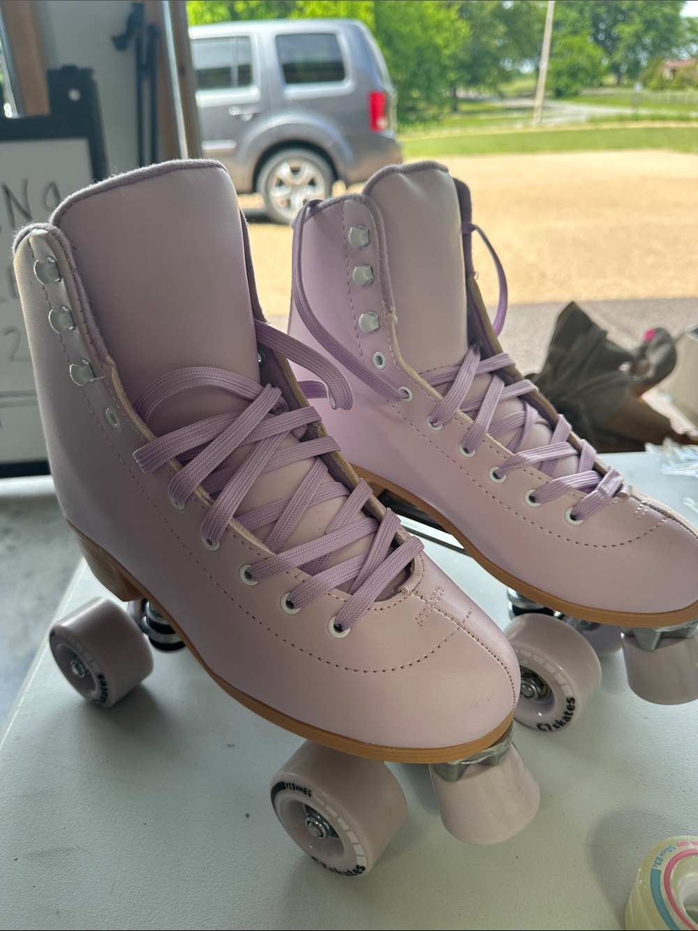 Women's Retro Quad Roller Skates in Light Pink